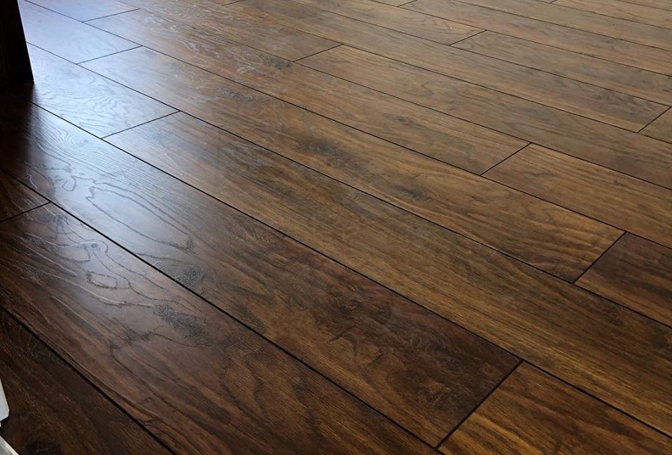 solid-wood-floor-fitting
